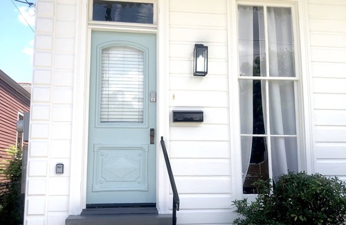 Milan House | Charming Uptown 2 Bed/2 Bath Steps to St. Charles Streetcar!
