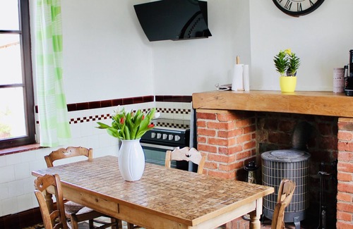 Tombeek Cottage | Charming vacation home with terrace and garden