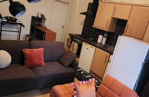 Wolverhampton Apartment | Charming Victorian Apartment in Central Wolverhampton