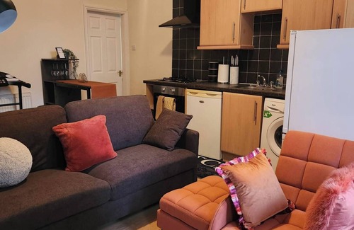 Wolverhampton Apartment | Charming Victorian Apartment in Central Wolverhampton