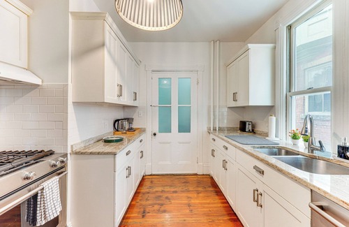 Newburgh House | Charming Victorian Retreat w/Hudson River Views