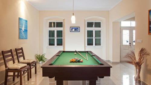 Stanisovi Villa | Charming villa Bea with private pool and volleyball