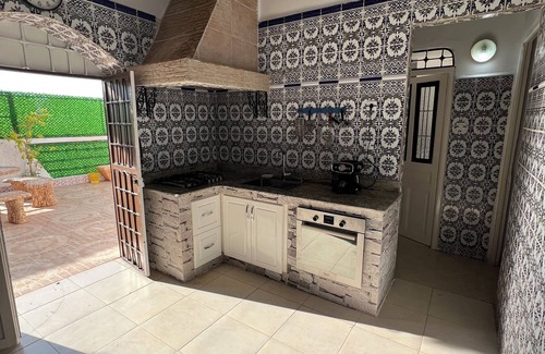 Ain El Turk Villa | Charming villa in a quiet location 2 minutes from the beach with parking
