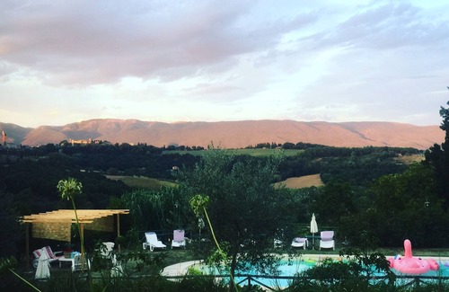 Collevalenza Villa | Charming Villa in "The green heart of Italy "with large garden and private pool