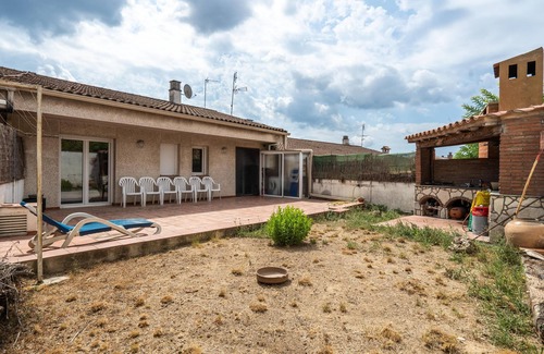 Alagon Villa | Charming villa with 1 bedroom and AC, WiFi in serene Alagón