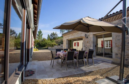Villamblard Cottage | Charming Villa with Private Pool, Gym, and Garden Near Historic Villages