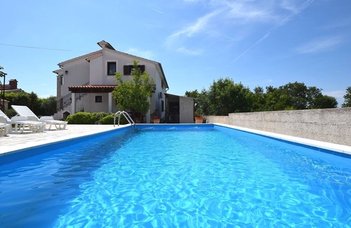 Zbandaj House | Charming Villa with Pool in Zbandaj