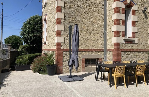 Sepmes Cottage | Charming Villa with Private Garden, Modern Amenities, and Prime Location in Loire Valley