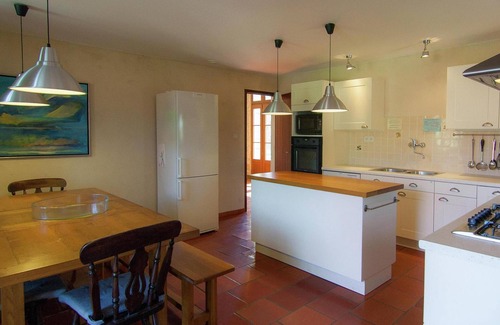 Issac House | Charming villa with shared pool