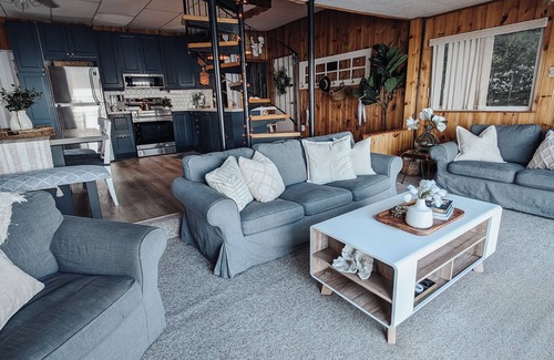 Ramara Cottage | Charming waterfront cottage. nLake Couchiching nCasino Rama/ski resorts. nn
