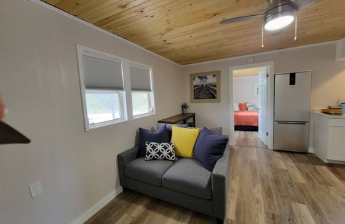 Fort Ogden Cottage | Charming Waterfront Cottage