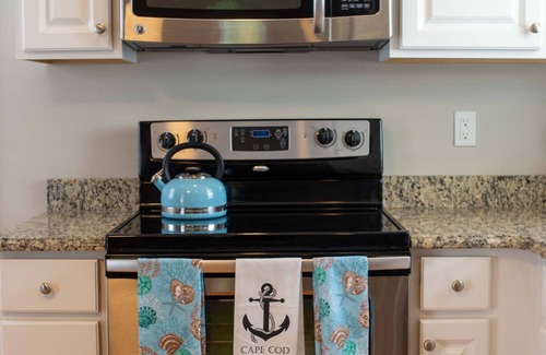 Hyannis House | Charming 'Waterfront District 'Home in the Heart of Hyannisport.