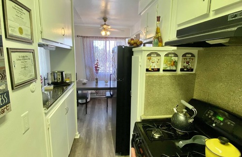 Hawthorne Apartment | Charming well located Apt for business traveler or a couple
