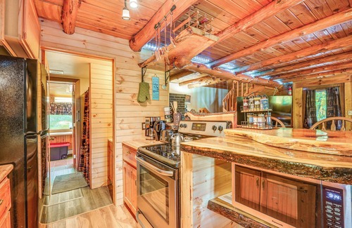 Wellesley Island Cabin | Charming Wellesley Island Cabin Near State Parks