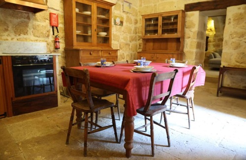Xaghra House | Charming Xagħra Farmhouse: Pool, Garden & Spacious