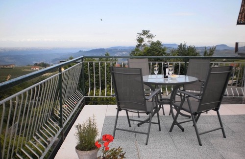Dogliani Apartment | Charmingly restored apartment in Langhe-Roero. Stunning views!