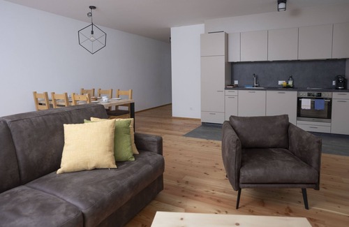 Mustair Apartment | Chasa Helvetia Duai: Newly built 3.5 room holiday flat with exclusive hotel service