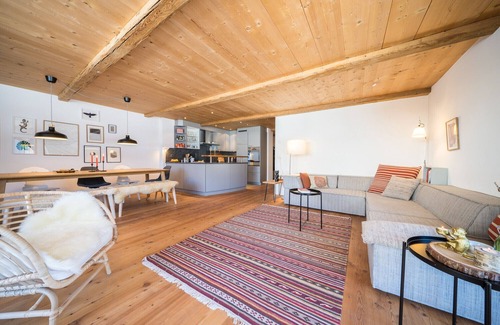 Ardez Apartment | Chasa Pro La Tuor: Renovated exclusive 4.5-room flat in an Engadine house in the historic residential tower from the 13th century