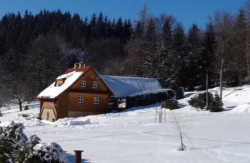 Vyprachtice Cabin | Chata u lesa