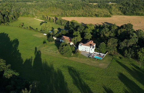 Saint-Laurent House | CHATEAU DE LA COUTERE, Votre château privé, avec piscine situé une vallée privée