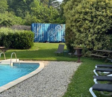 Lens-Lestang Bed & Breakfast | Chateau de la Saone