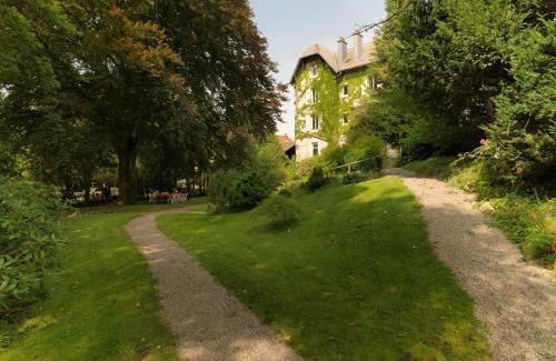 Fresse-sur-Moselle House | Chateau du Pont Jean