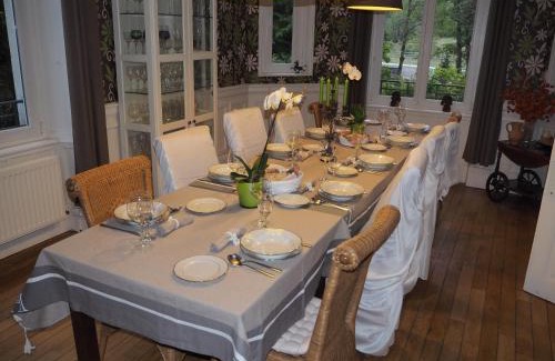 Fresse-sur-Moselle House | Chateau du Pont Jean