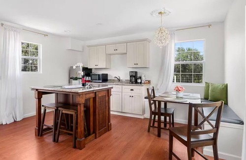 New Braunfels Villa | Chateau-Faverolle, 2 Private Bedrooms & pool