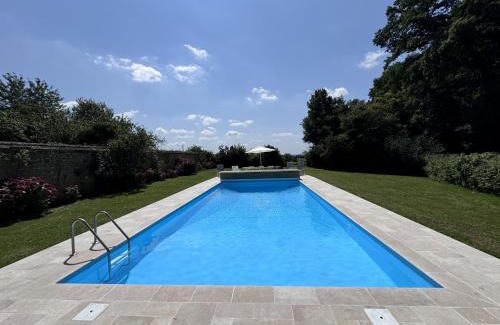 Dangeul Villa | Château in Sarthe with Heated Pool