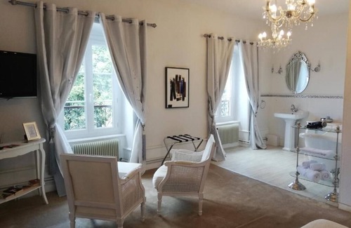 Saint-Cirgues-sur-Couze House | Chateau les 4 saisons