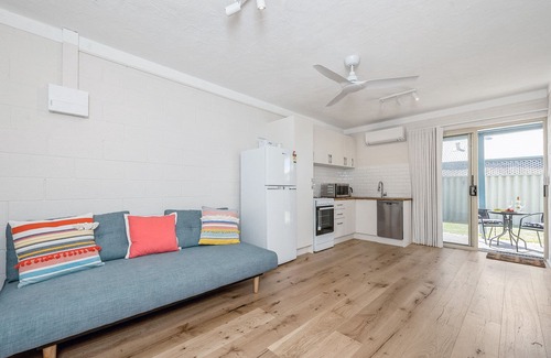 Lancelin Apartment | Chateau McNally - In the heart of Lancelin