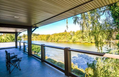 Campbell River Hotel | Chateau Riverside