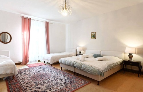 Mazerolles-du-Razes Apartment | Château Saint-Joseph: large self-catering cottage in the heart of nature with swimming pool