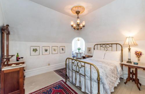 Western Addition Bed & Breakfast | Chateau Tivoli Bed and Breakfast
