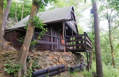 Krivoklat House | Chatrč pod Babou
