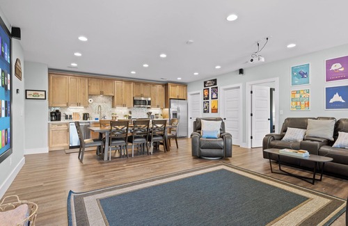 Rossville Cabin | Chatt Vistas-4bdr-2Units-Theater-Hot Tub-Sleeps15+