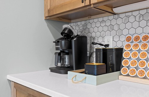 Rossville Cabin | Chatt Vistas-4bdr-2Units-Theater-Hot Tub-Sleeps15+