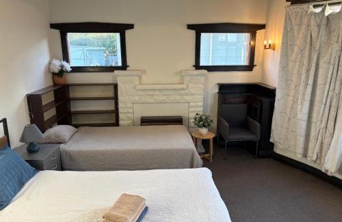 Auckland House | Cheap Guesthouse in New Lynn