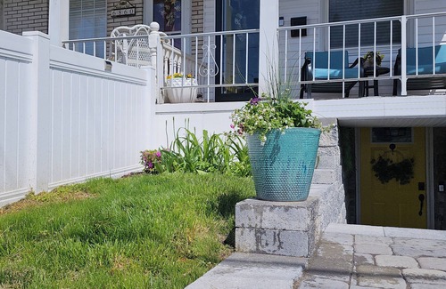 Rutherford House | Cheerful 2 bedroom 15 min from Hershey Park
