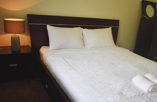 Norlane House | Cheerful 2 bedroom house with a beautiful veranda