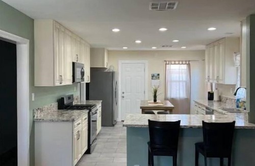Hawthorne House | Cheerful 2 br/1 full bath home near SoFi/Beaches