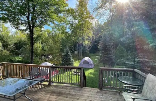 Kirkfield House | Cheerful 3 bdrm home in the Kawarthas.