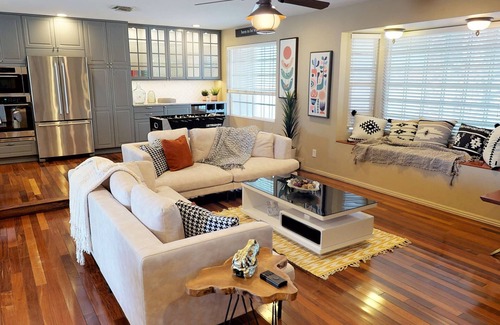 Enterprise Villa | Cheerful 3Bd, 2Br Villa w/Pool. 15 mins to Strip