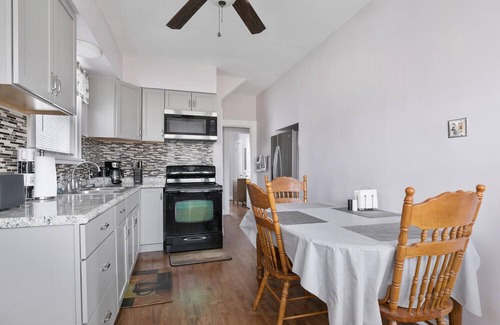 Belleville House | Cheerful 4 Bedroom House