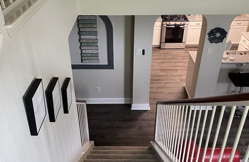 Kyle House | Cheerful 4 Bedroom Private Home
