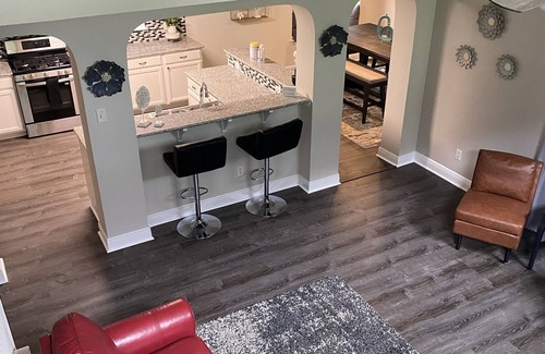 Kyle House | Cheerful 4 Bedroom Private Home