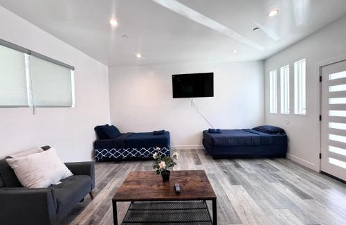 Little Armenia House | Cheerful 4BR home with parking in East Hollywood