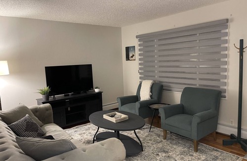 Lafayette House | Cheerful and Stylish 2 BR in Old Town Lafayette