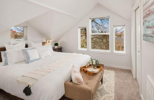 Broadway House | Cheerful Capitol Hill Home AC and 98 Walk Score