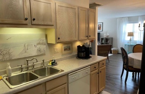 Wheeler House | Cheerful, charming, super comfy 2BR 2Bath Condo